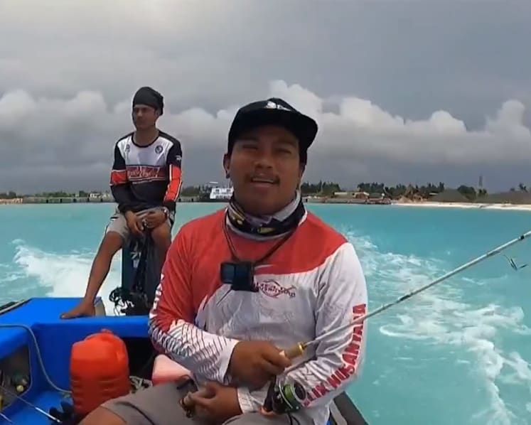 Philippines starts bringing tourists to disputed Spratly Islands in South China Sea