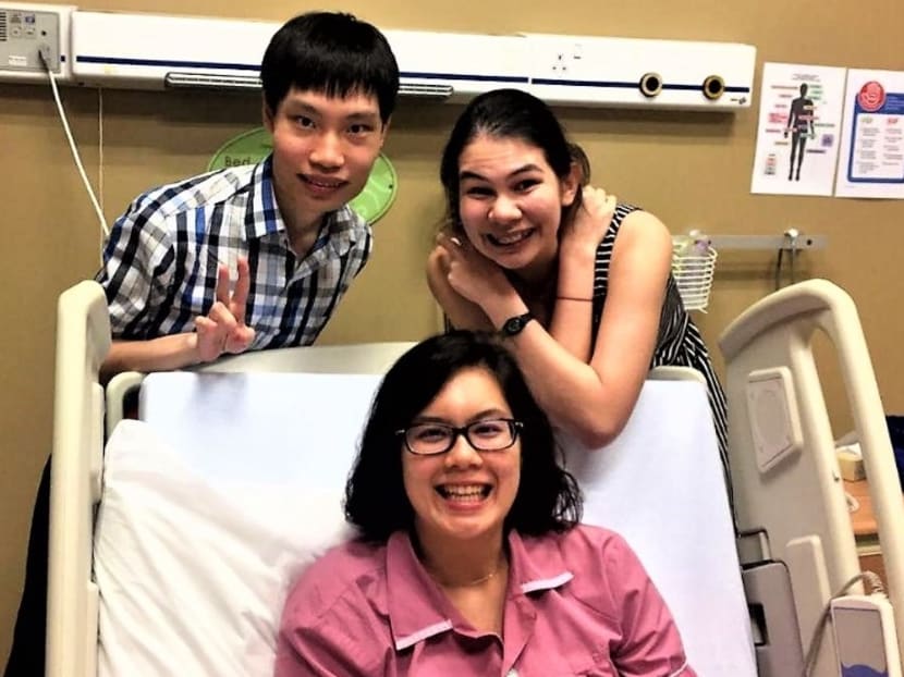 The author's friends visiting her during her hospitalisation.