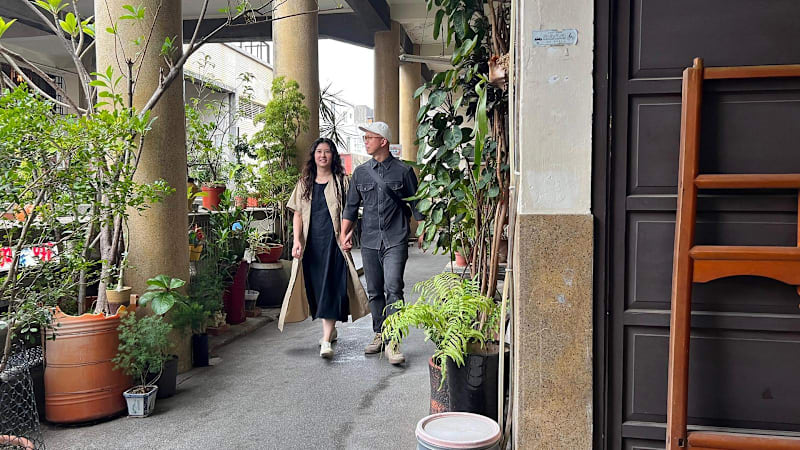 The Ceramicist Who Turns Garbage Into Art