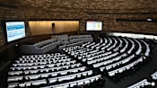 Acting Thai government moves to dissolve parliament