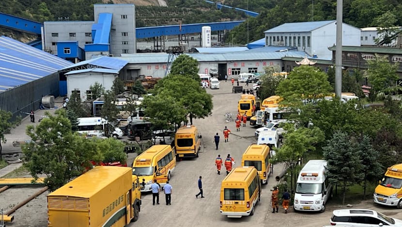 China coal mine accident leaves four dead and about 90 trapped in Shanxi