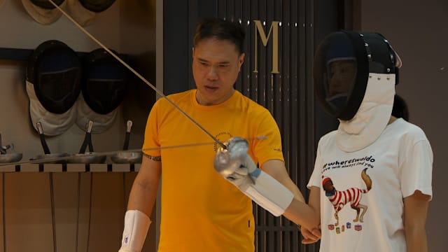 前线追踪  | 退下职场  击剑场上继续驰骋  前国手当教练授剑术