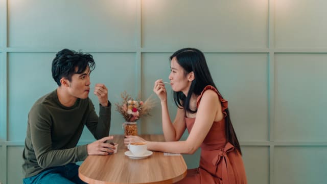 更多国人拒与工作狂约会！业者预测七大恋爱趋势 