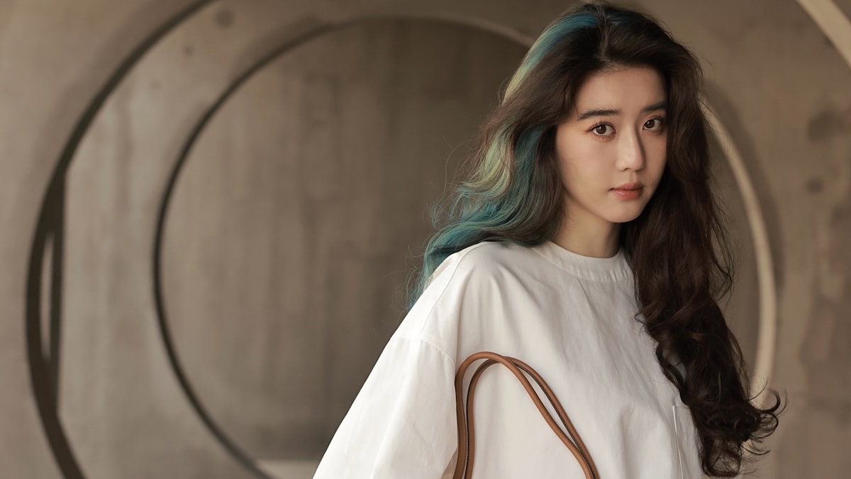 李凯馨前助理认了造假“辱华”录音、散播谣言！ - vibes by 8world