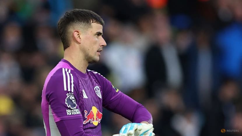 Leaders Arsenal end slump with 4-0 romp at Leeds, Liverpool crush Newcastle