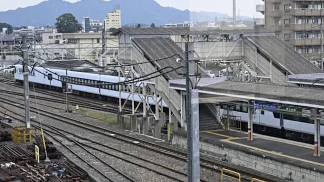 四名工人铁轨清除杂草 遭驶入车站列车撞死