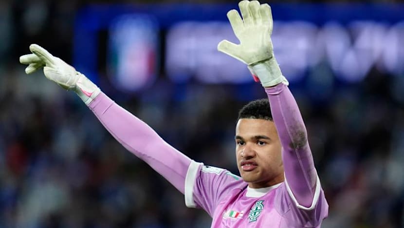 City sign goalkeeper Charles from Sheffield Wednesday