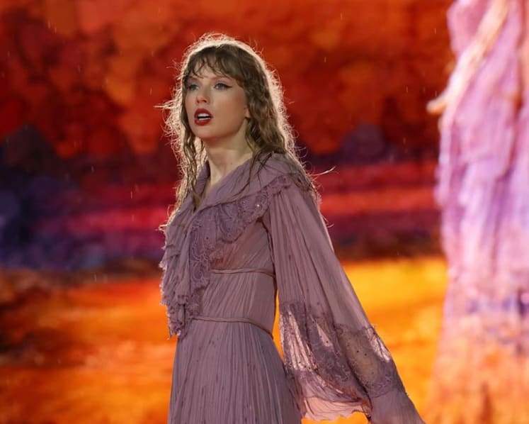 Singapore’s humidity frizzed up Taylor Swift’s hair – how to keep yours from returning to 'factory settings'