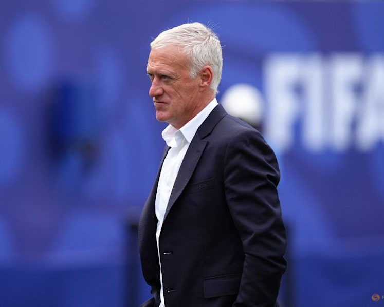 France coach Deschamps returns to World Cup after death of his mother