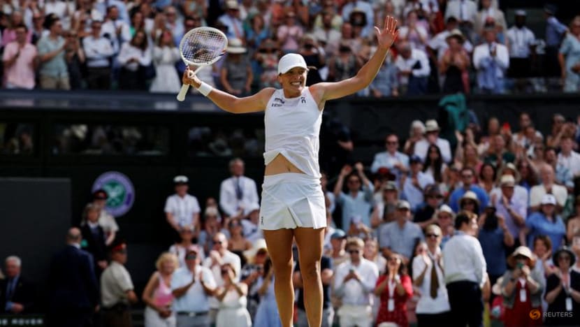 Unforgiving Swiatek crushes Anisimova 6-0 6-0 to win maiden Wimbledon crown Unforgiving Swiatek crushes Anisimova 6-0 6-0 to win maiden Wimbledon crown