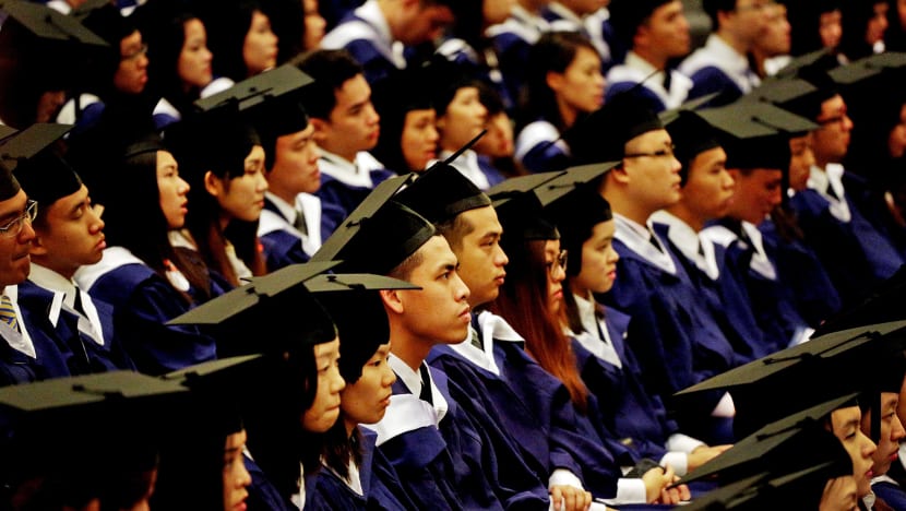Nearly 1 in 3 grads quit first job in less than a year: Survey