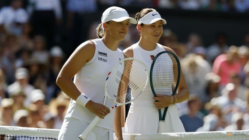Swiatek beats Anisimova to win Wimbledon title