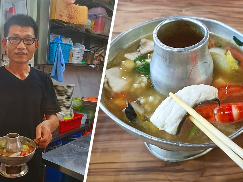 Value-For-Money $6.50 Mini Seafood Steamboat At Geylang Bahru Hawker Stall