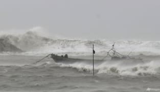 Thousands evacuated as typhoon nears Hainan