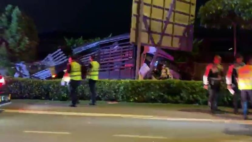 Lelaki 29 tahun maut dalam kemalangan lori di AYE