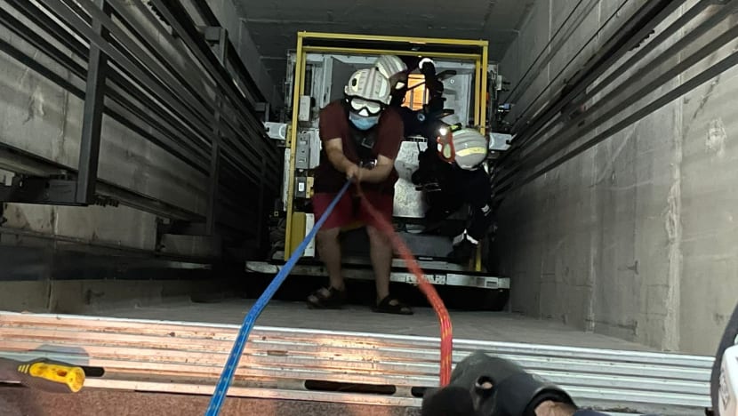 SCDF disaster team rescues 3 people trapped in lift at Junction 10 mall using pulleys and ropes