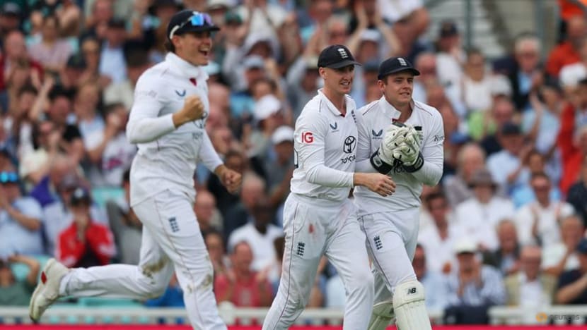 England in driving seat as India reach 204-6