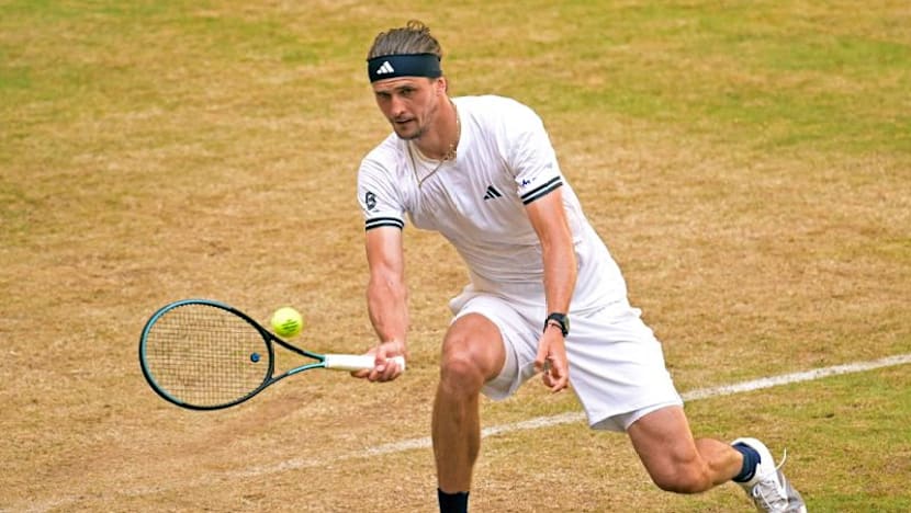 Zverev says glucose sensor malfunction affected Halle semi-final loss to Fritz