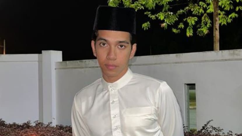 Penyanyi Naim Daniel cedera dahi, pecah kuku jari gara-gara main mercun bola