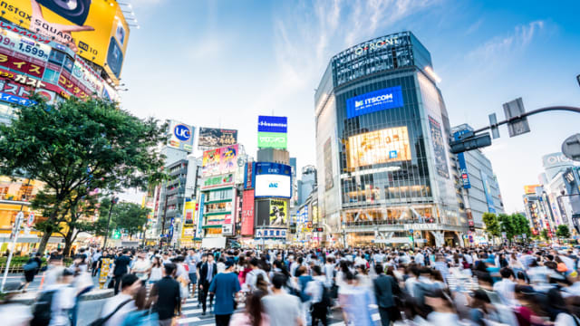 晨光|纸上风云：日本人生活费大涨 政府或降低消费税