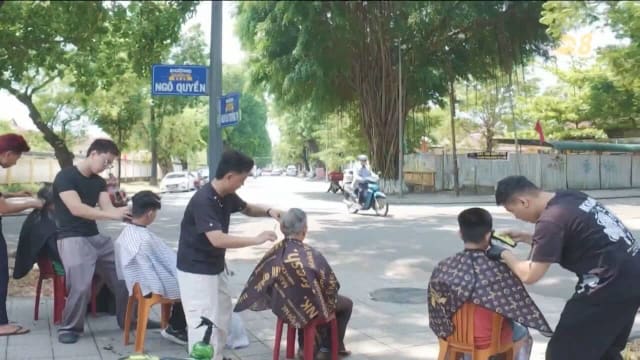 理发不收钱 越南顺化理发店盼用笑容温暖社区