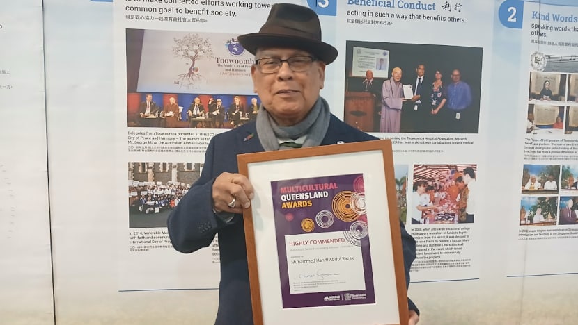 Warga SG, Haniff Abdul Razak, terima Anugerah Pelbagai Budaya Queensland