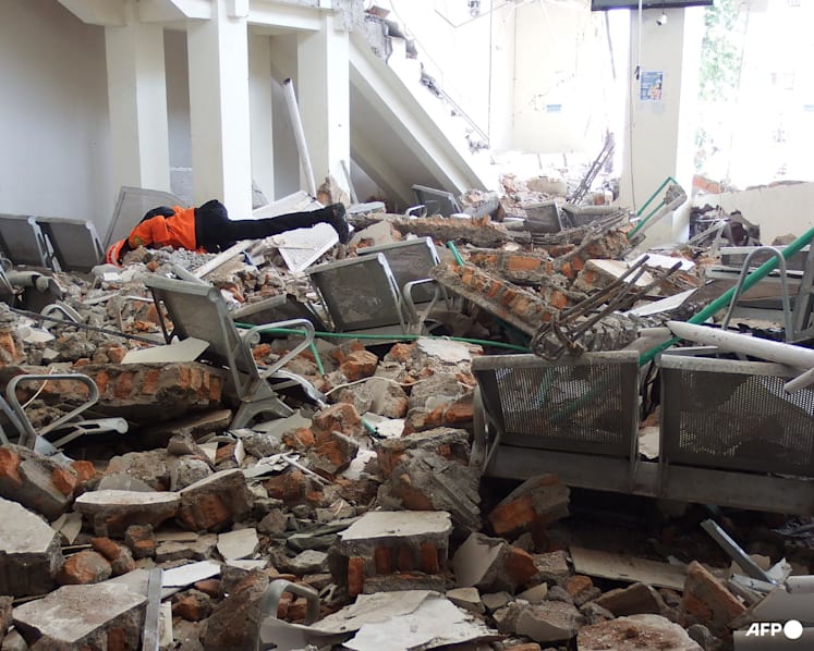 Rescuers search for survivors as Indonesian quake death toll rises to 40 Rescuers search for survivors as Indonesian quake death toll rises to 40