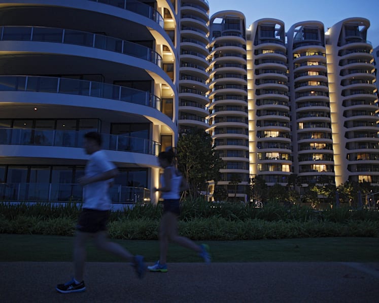 Private home prices fell 3.7% last year, analysts see further decline