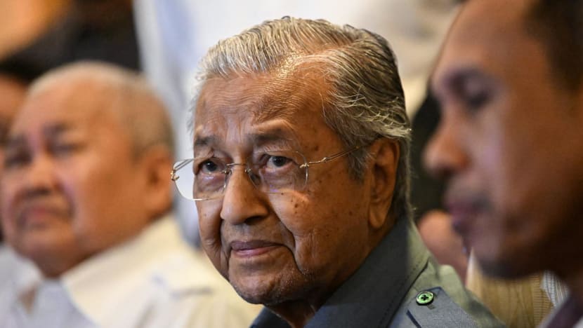 Malaysia ex-PM Mahathir facing anti-graft probe in a case involving his sons Malaysia ex-PM Mahathir facing anti-graft probe in a case involving his sons