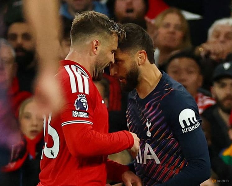 Spurs show fight as United's struggles deepen at Old Trafford