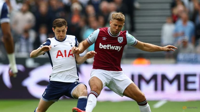 Hammers and Spurs keep up poor league form in disappointing draw