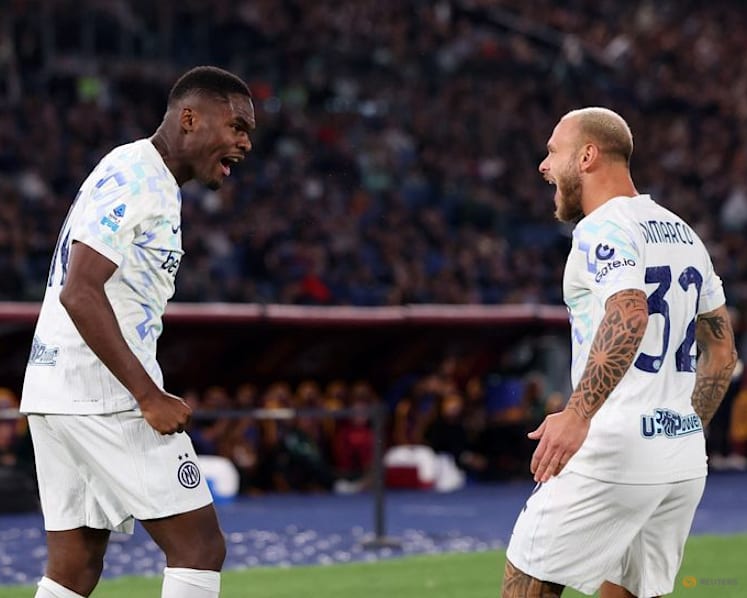 Faltering Napoli host rising Inter in tight title race