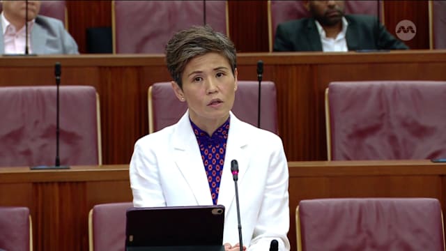 傅丽珊提议强制员工 每十年进行一次再培训和技能提升