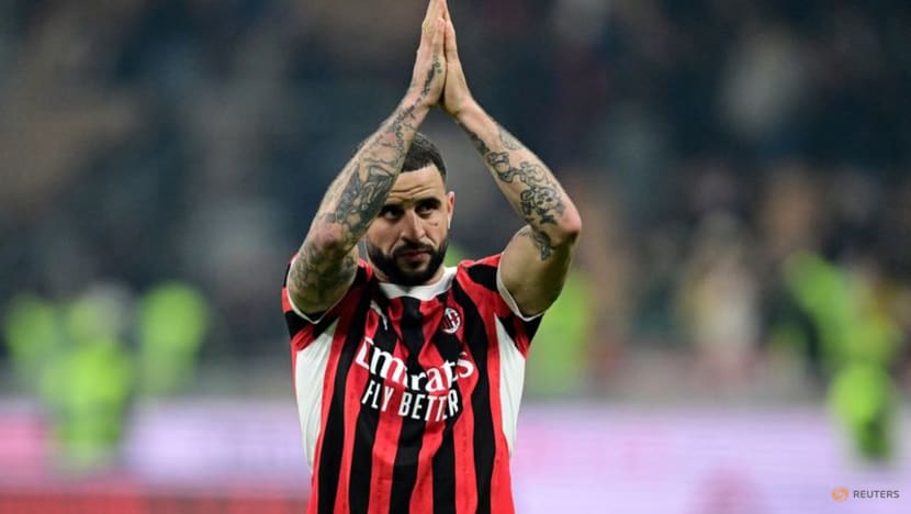 Milan defender Walker has surgery after fracturing elbow