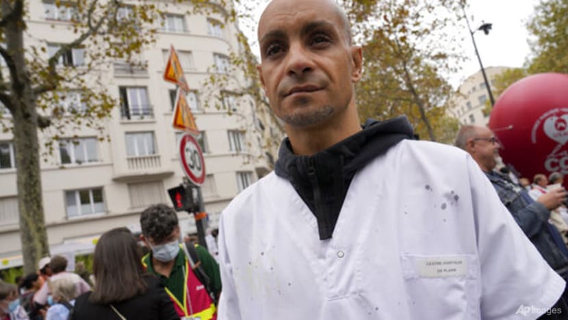 French healthcare workers who are unvaccinated against COVID-19 to face suspension 