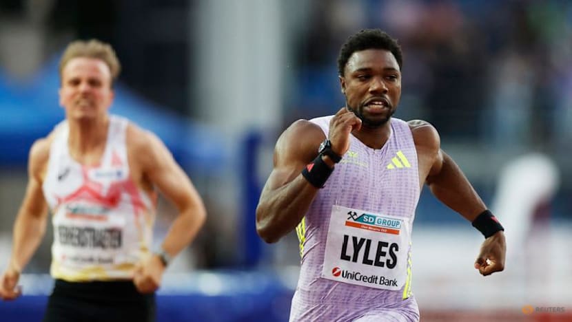 American Lyles sets world best in rarely run 150 metres