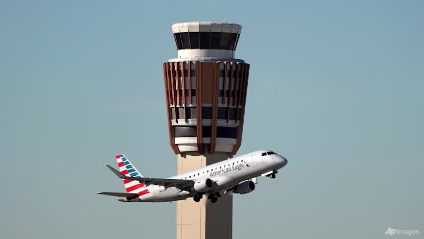 Syarikat penerbangan Amerika Syarikat batal 1,500 penerbangan akibat kekurangan pengawal trafik udara
