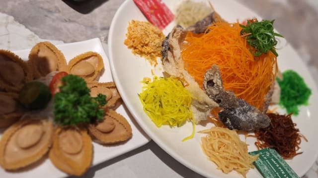 #sgdeals $288外带套餐，8人共享鲍鱼鱼生、烤鸭、烤鱼、海参……