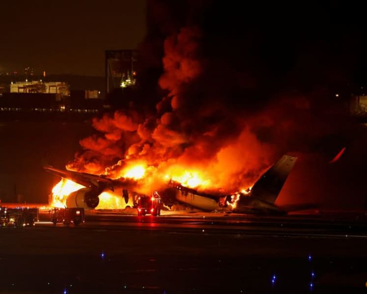 Komentar: 'Keajaiban' di tragedi Japan Airlines adalah alasan penumpang harus dengarkan arahan keselamatan