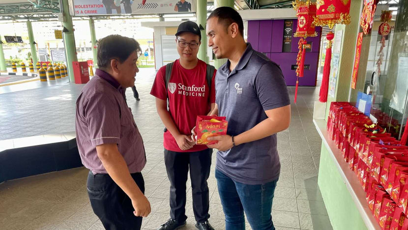 Sambutan CNY kapten bas pekerja hijrahan SBS Transit lebih ceria meski bertugas hari pertama