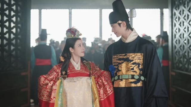“Perfect Crown”剧情卷入争议，IU、边佑锡发道歉声明！