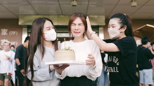 S.H.E合体！Selina、Hebe惊喜现身为Ella庆生