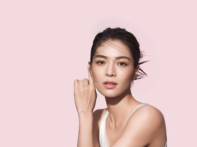 Going out? How to wear lipstick under a face mask without messing it up Going out? How to wear lipstick under a face mask without messing it up