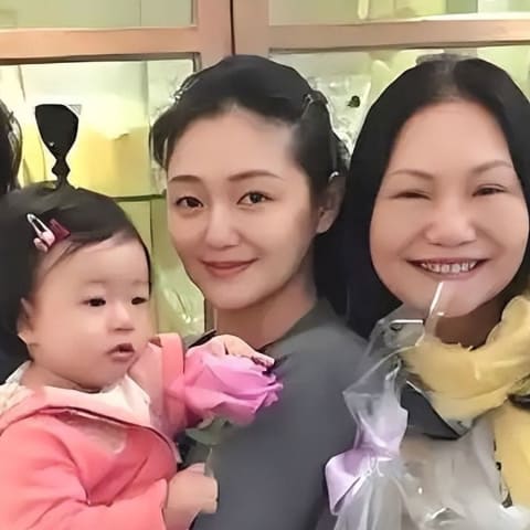 强烈独家爆料!S妈揭秘:汪小菲隐瞒孙子消息,痛失爱女无法团聚
