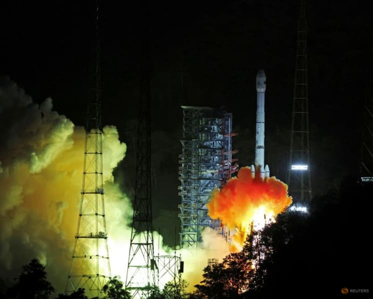 Chinese space probe reaches asteroid for first sample collection
