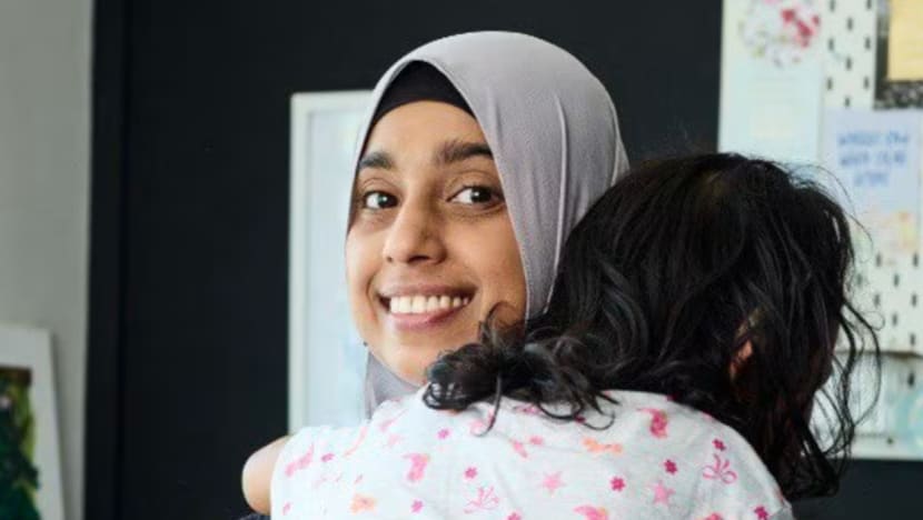 Wanita berjiwa besar ini pernah jaga 6 anak titipan, ambil salah seorang sebagai anak angkat Wanita berjiwa besar ini pernah jaga 6 anak titipan, ambil salah seorang sebagai anak angkat