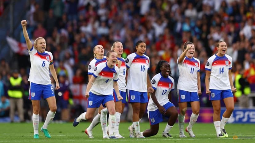 Kelly the hero as England sink Spain in shootout to win Euro 2025