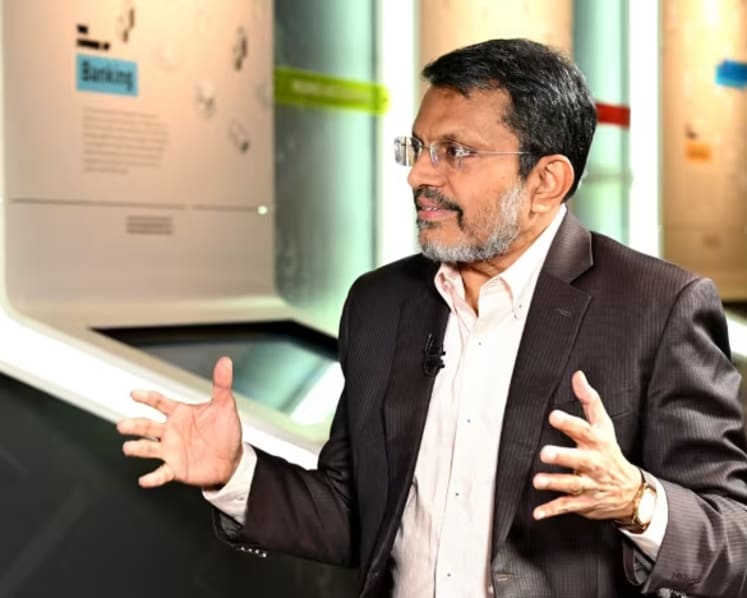 Singapore must find 'right approach' to decide who takes responsibility for malware scam losses: MAS chief