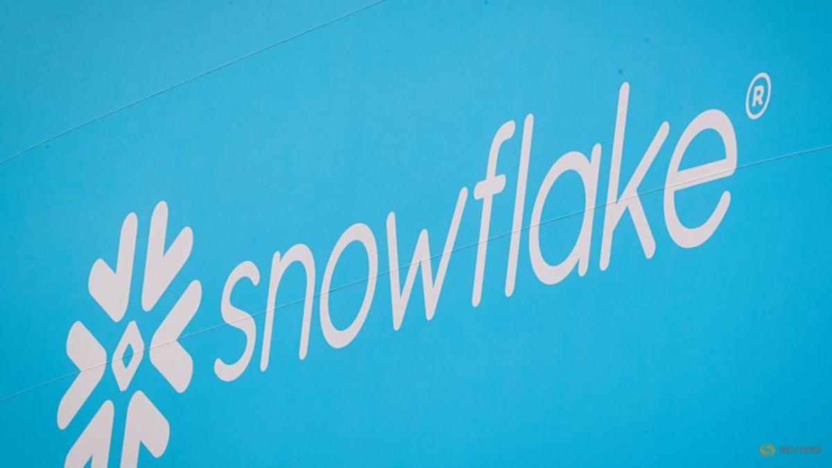Snowflake lifts annual product revenue forecast on demand for cloud data platform