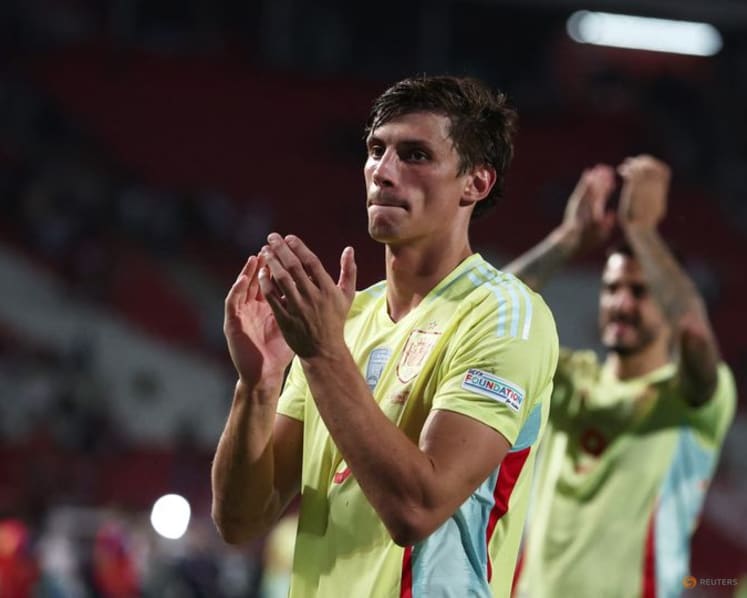 Defender Le Normand replaces injured Garcia in Spain squad